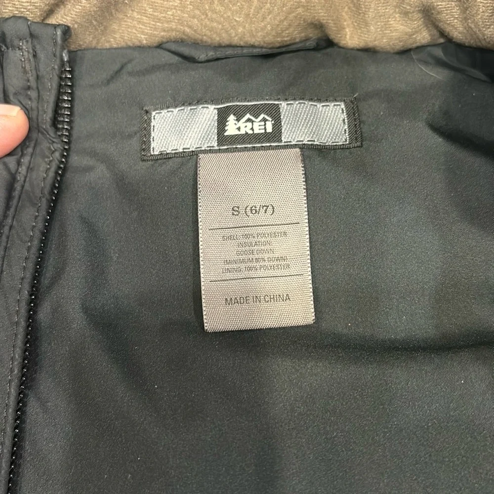 REI puffy vest size 6/7